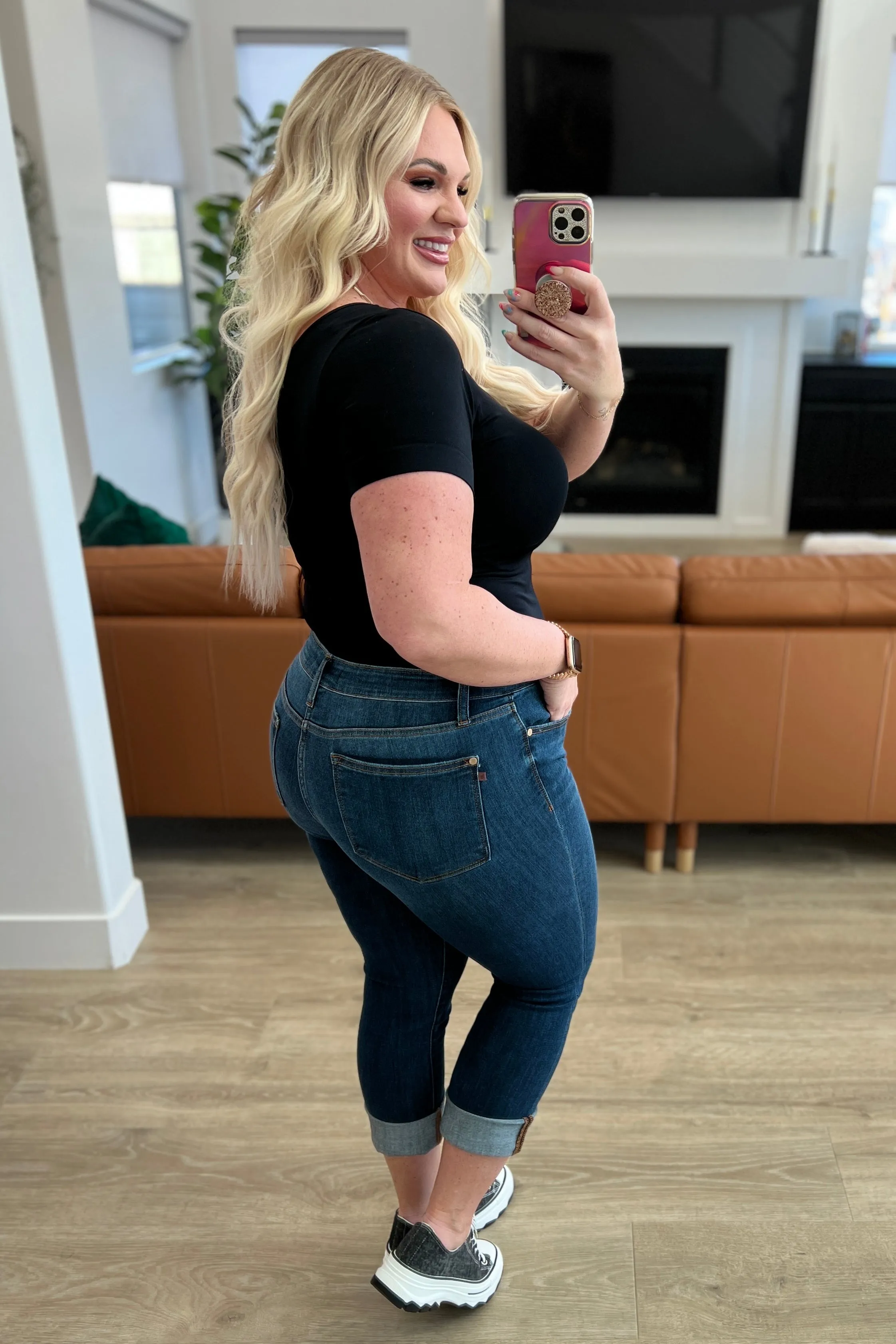 Everyday Scoop Neck Short Sleeve Top in Black