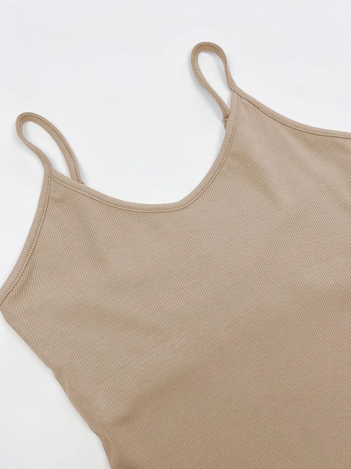iGENJUN Tank Tops for Women 2025 Built in Shelf Bra Spaghetti Strap Summer Camisole U Neck Slim Fit Ribbed Sleeveless