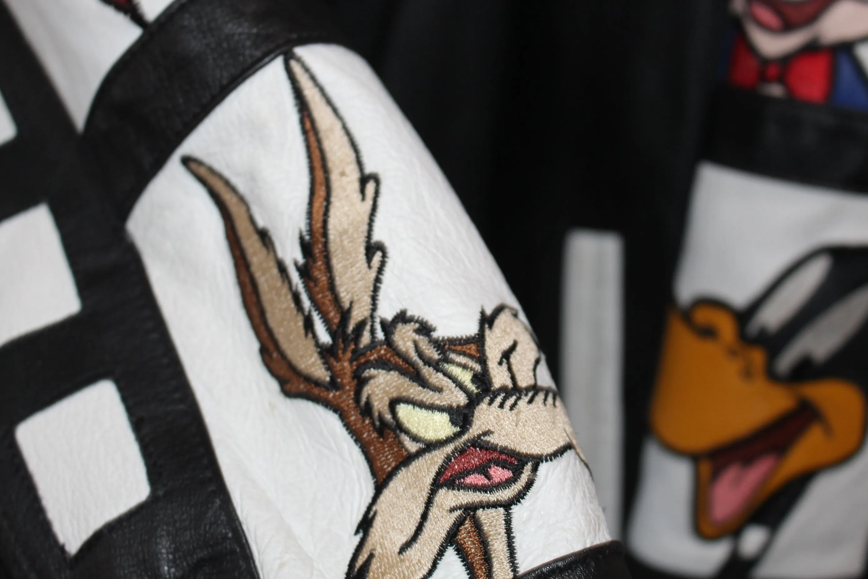 Rare Looney Tunes Leather Jacket (M)