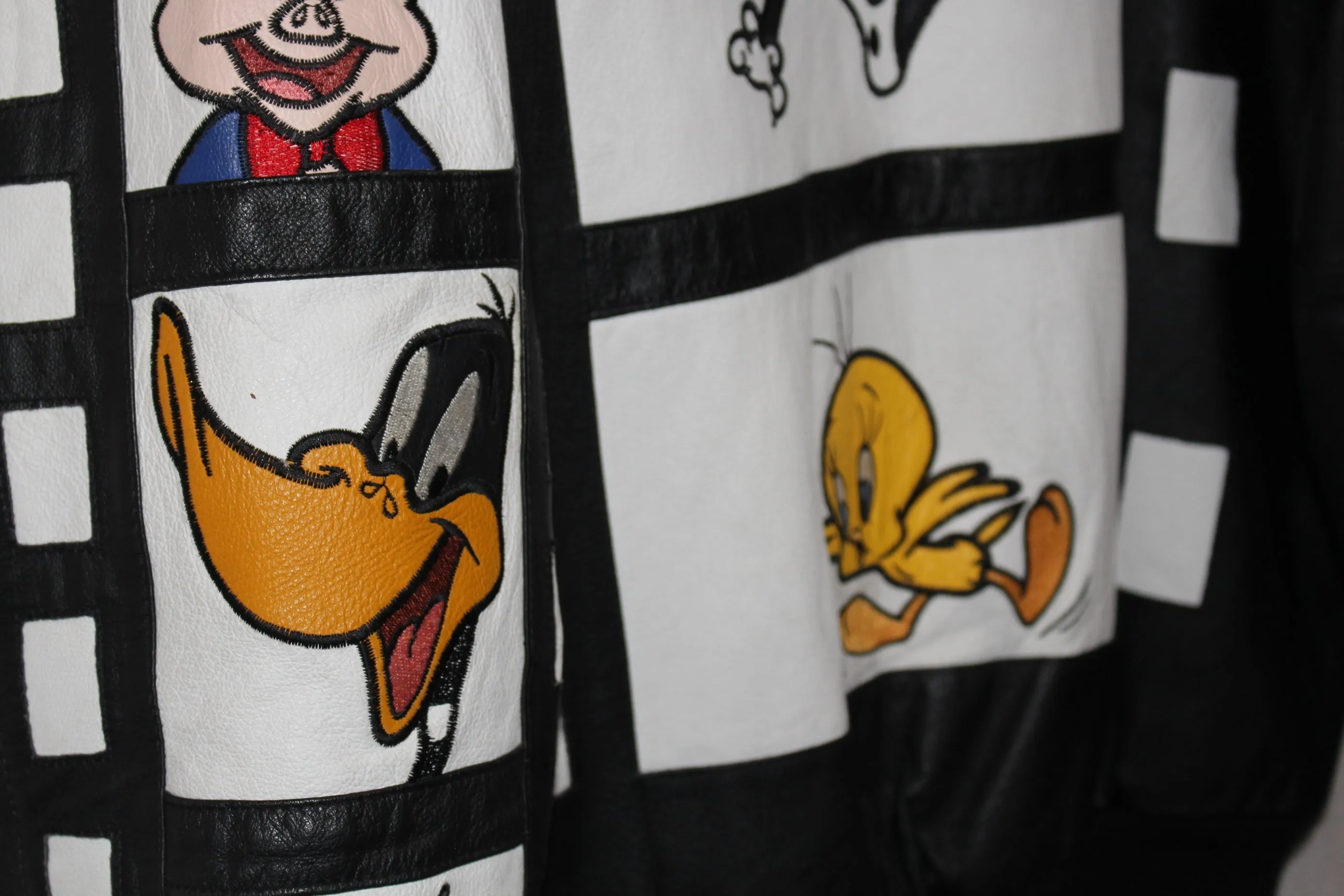 Rare Looney Tunes Leather Jacket (M)